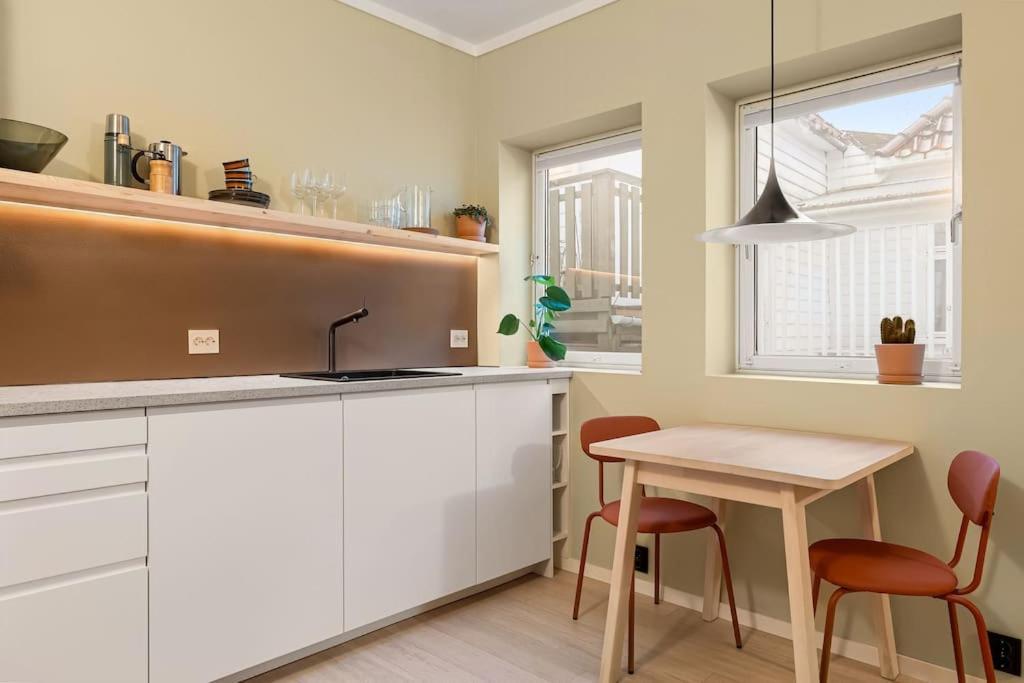 Lejlighed Fresh Apartment, A Short Walk From Bryggen Bergen